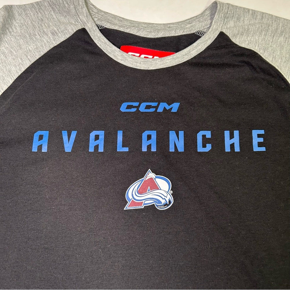 Colorado Avalanche Hockey Long Sleeve T-Shirt, XL. Pullover, Crew Neck.